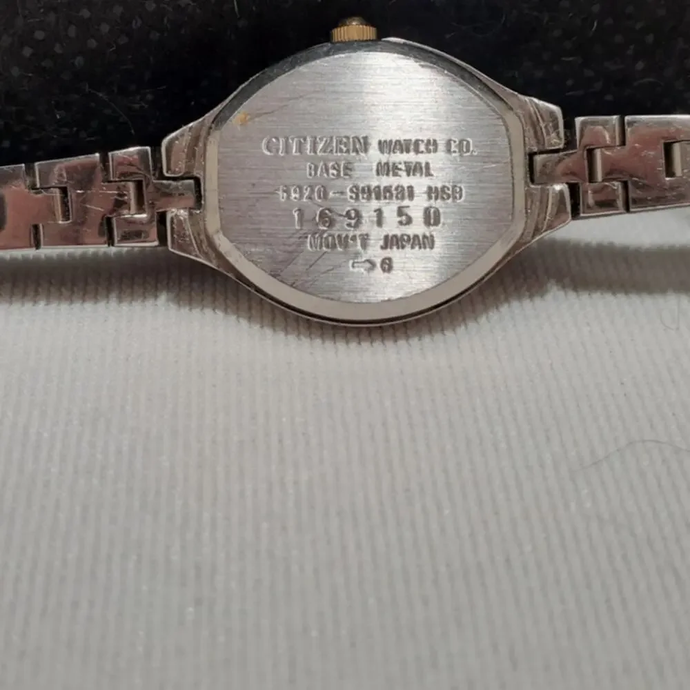 Citizen Ladies Wristwatch Gold and Silver Tone Japan Movemnt